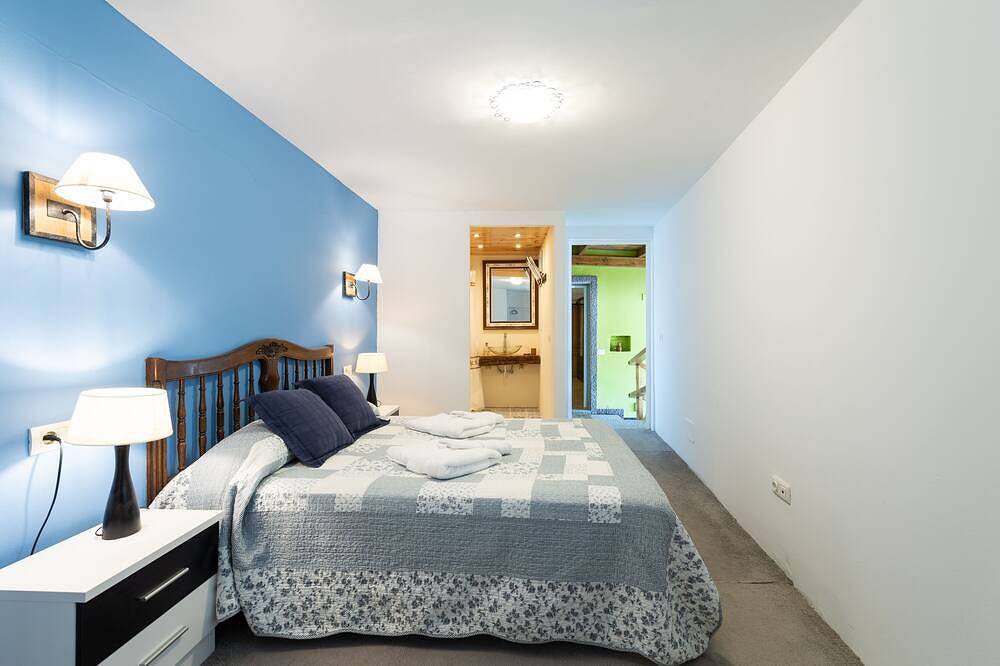 Piscina privada climatizada. A/A en habitaciones. Barbacoa. Wifi gratis in Ingenio, Gran Canaria Este