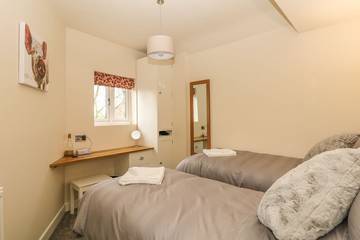 Log Cabin for 2 People in Alton Towers, Staffordshire, Photo 2