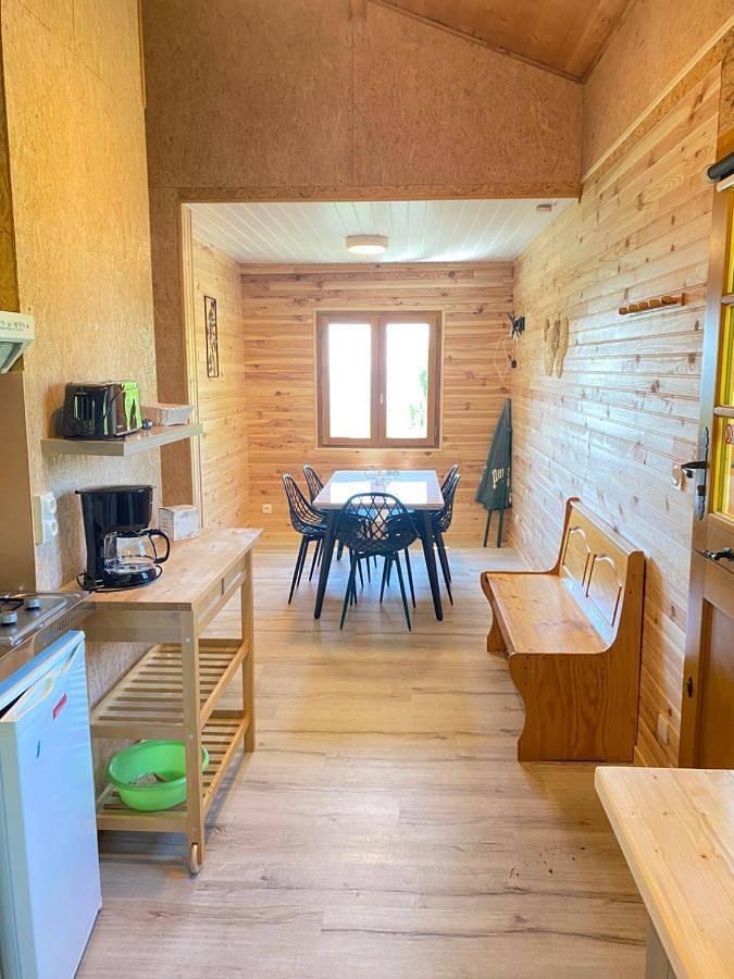 Location de vacances pour 5 personnes, avec jardin ainsi que piscine et vue, animaux acceptés à Vollore-Ville - 3