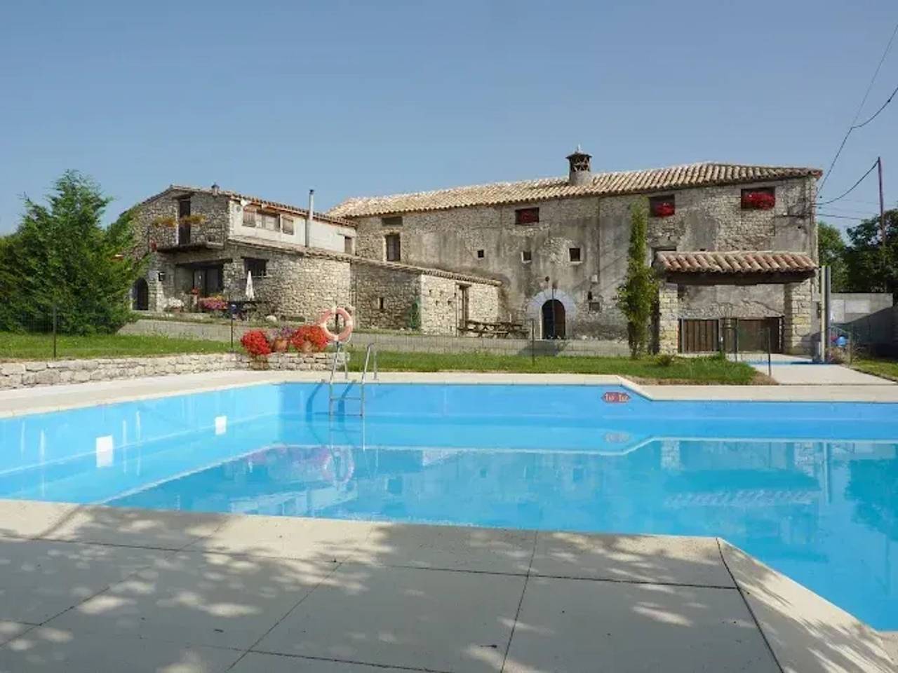 Casa amplia en Paúles de Sarsa, 1000 m², piscina in Paules de Sarsa, Aínsa