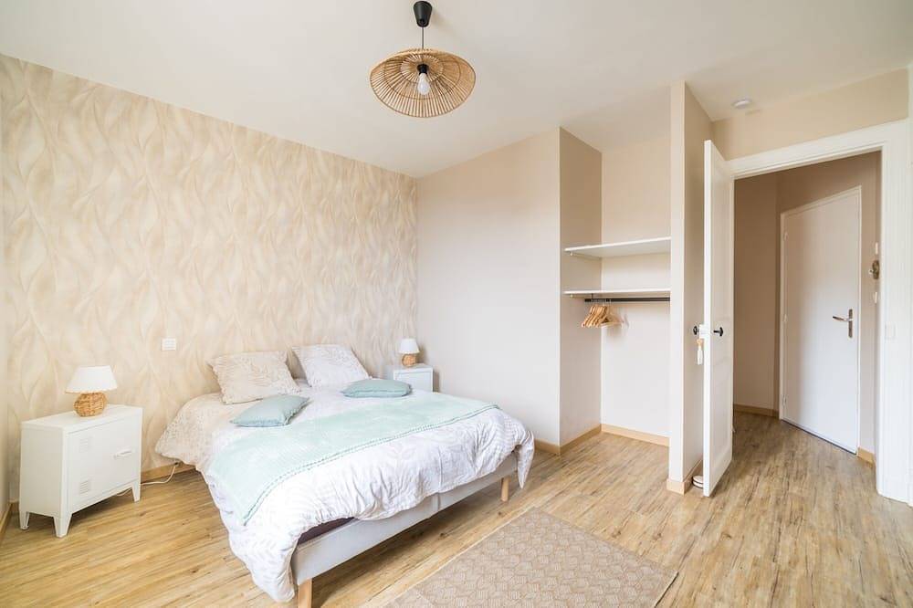 Entire apartment, Le Petit Vals - Proche Casino in Vals-les-Bains, Parc naturel régional des Monts d'Ardèche