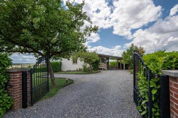 Gîte pour 4 personnes, avec vue et jardin à Somme-Leuze