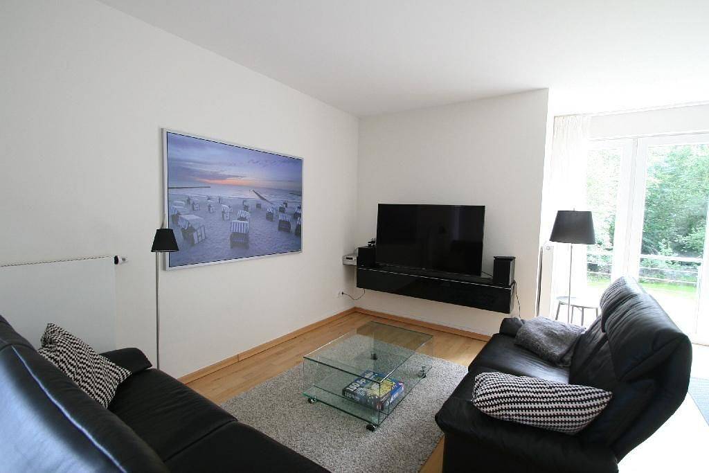Appartement entier, Helle, moderne Wohnung mit Balkon u. Blick aufs Meer, wenige Minuten zum Strand in Nienhagen, Rostock et ses environs