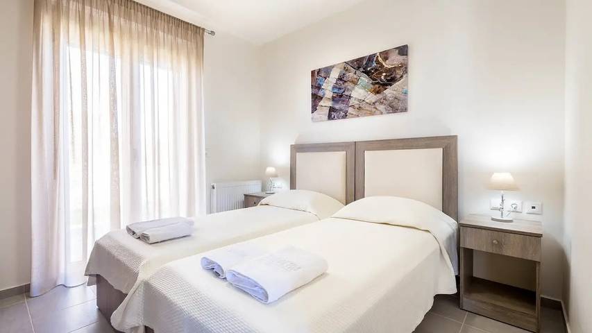 Location de vacances pour 9 personnes, avec jardin et piscine dans Triopetra - 4