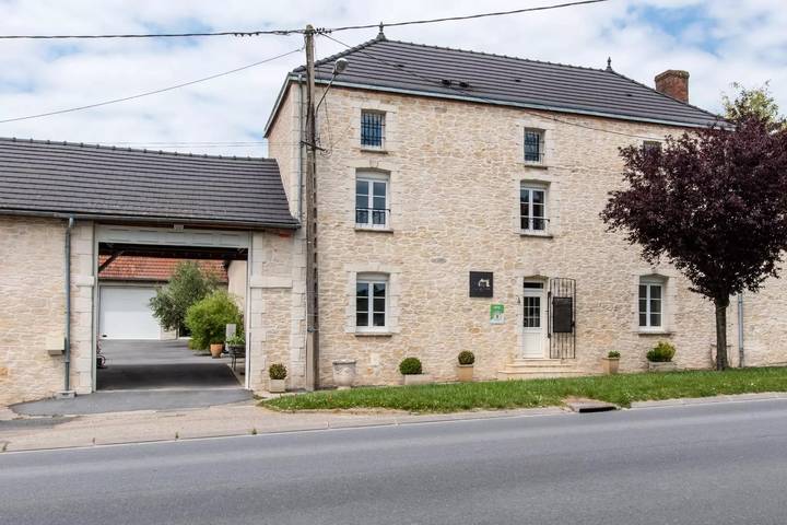 Gîte pour 12 personnes, avec terrasse