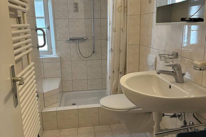 Gîte pour 3 personnes, avec terrasse à Arbon - 4