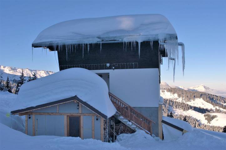 Ganze Wohnung, Appartement 'Chalet D' Egloo 10–12 Pers.' mit Bergblick, Gemeinschaftsgarten & Wlan in Samoëns, Region Bonneville