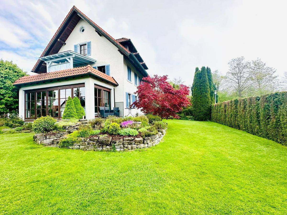 Five-Bedroom House in Oberteuringen, Region Bodensee-Oberschwaben