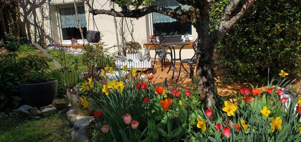 Gîte pour 3 personnes, avec jardin et piscine à Montfaucon (Doubs)