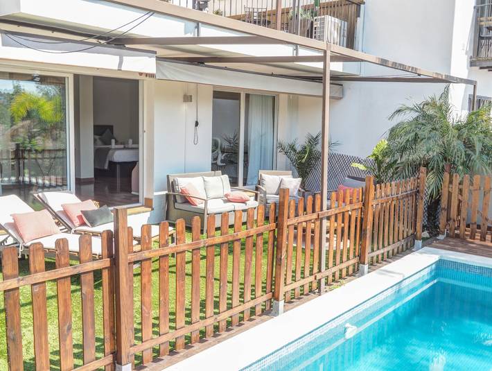 Location de vacances pour 6 personnes, avec piscine ainsi que terrasse et jardin, animaux acceptés à Sant Pere de Ribes - 3