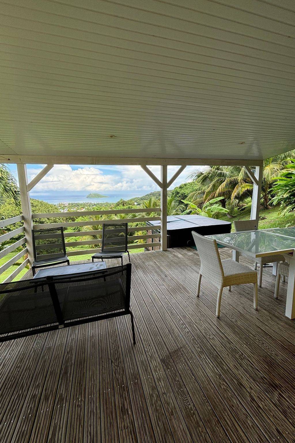 Ganze Wohnung, Wunderschönes Ferienhaus mit Meerblick und privatem Spa in Deshaies, Guadeloupe