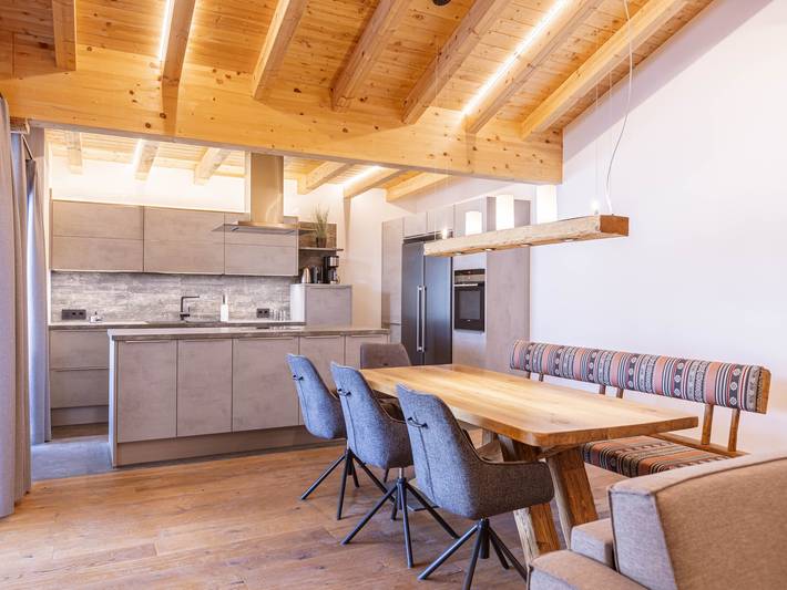 Ferienwohnung für 8 Personen, mit Balkon und Whirlpool sowie Sauna in Lermoos