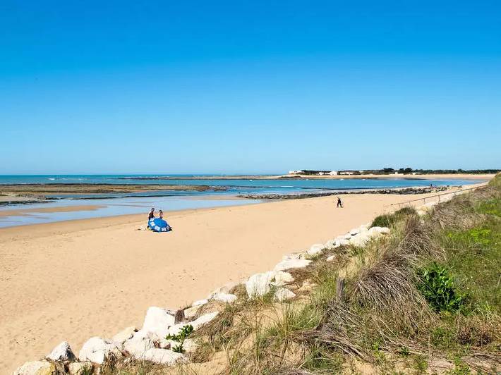 Location de vacances pour 12 personnes, avec Terrasse et Jardin à La Brée-les-Bains