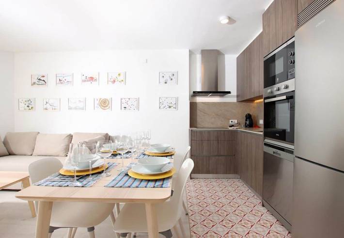 Apartamento inteiro, Apartamento 'Sivella' com vista para o mar, Wi-Fi e ar condicionado in Port de Pollença, Pollença