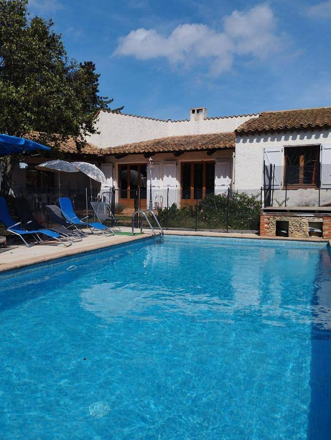 Location de vacances pour 6 personnes, avec vue ainsi que jardin et piscine à Bompas - 2