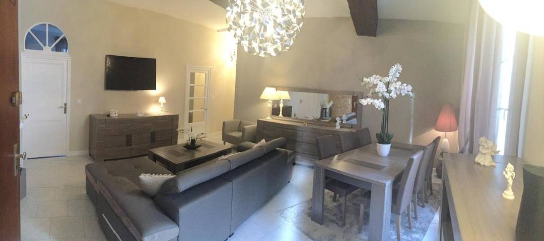 Gîte pour 6 personnes, avec Vue dans Collegiale Notre Dame