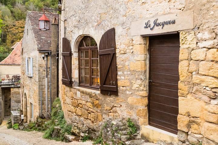 Gîte pour 3 personnes à Beynac-et-Cazenac