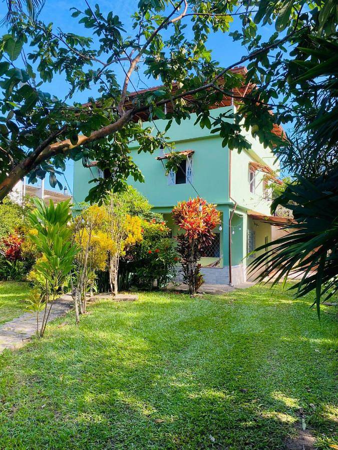 Casas e apartamentos de temporada para 14 pessoas, com vista e terraço e ainda jardim, com animais de estimação em Nova Almeida