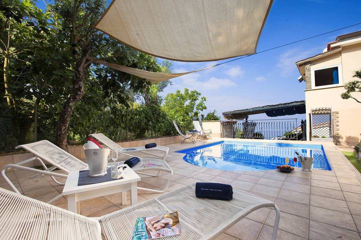 Casa vacanza per 7 persone, con giardino e terrazza in Marciano