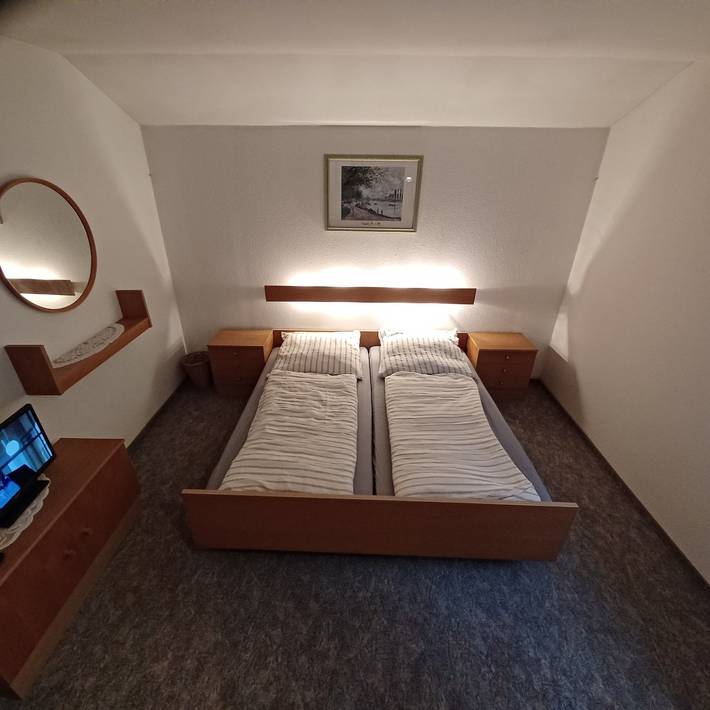 Ganze Wohnung, Ferienwohnung '1' mit Gemeinschaftsterrasse, Gemeinschaftsgarten und WLAN in Goslar, Harzvorland