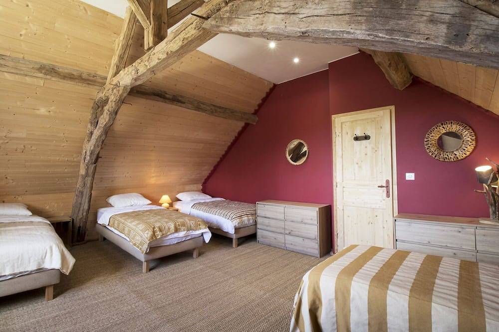 La Maison des Tilleuls, un éco-gîte plein de charme en plein Périgord Noir in Salignac-Eyvigues, Périgord Noir