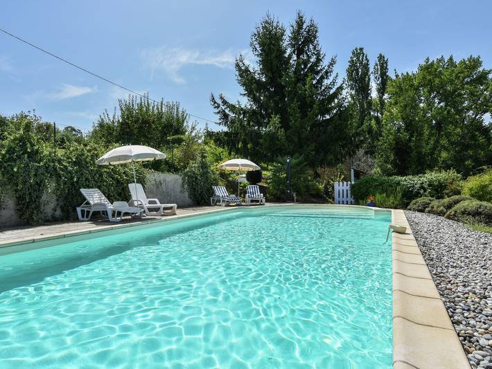 Ferienhaus für 3 Personen, mit Balkon/Terrasse und Terrasse sowie Garten und Pool