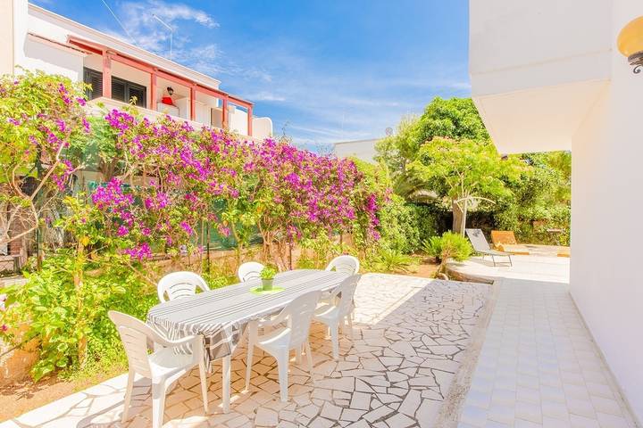 Location de vacances pour 5 personnes, avec Balcon ainsi que Terrasse et Jardin à Carovigno - 2