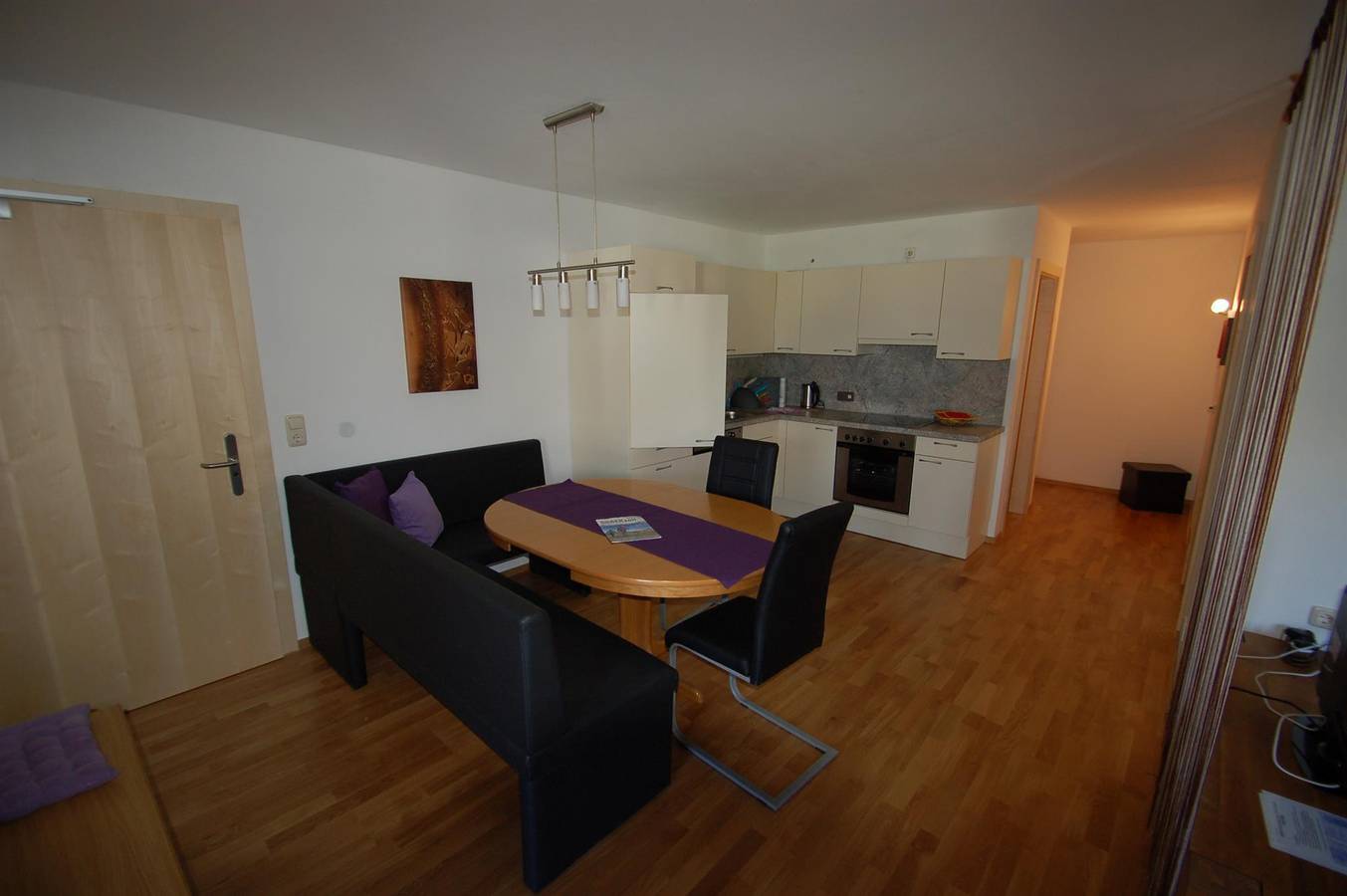 Ganze Ferienwohnung, Zimmer Rote Wand in Tuxer Alpen, Kolsassberg