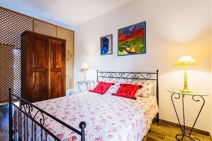 Casa 10 minuti dal mare, rocce in Augusta (Italy), Augusta (comune)