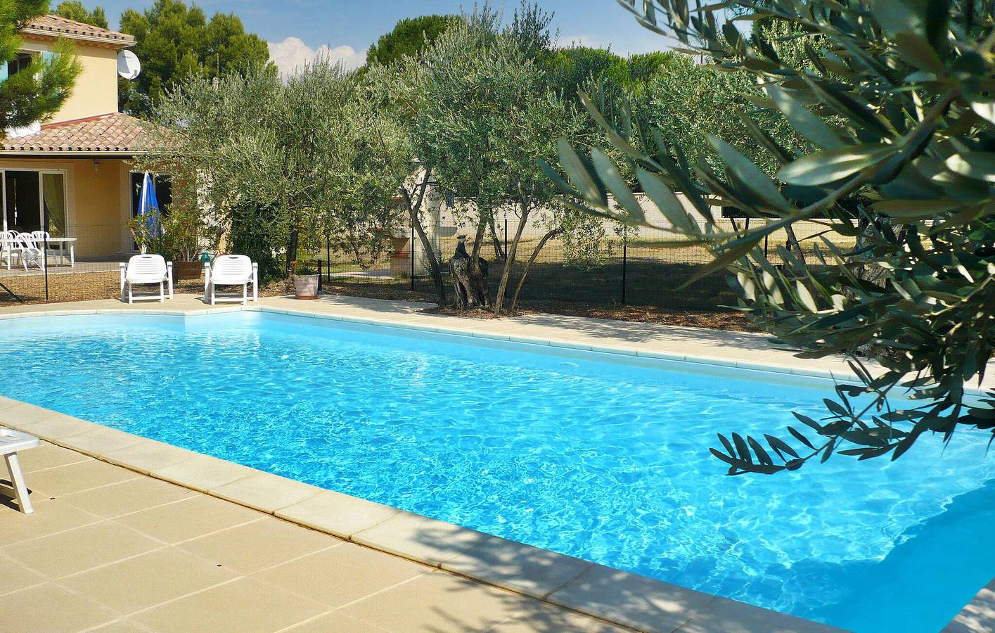 Sablet Gemütliche Wohnung mit AC, Parkplatz, Pool, Trockner & Internet in Sablet, Vaucluse