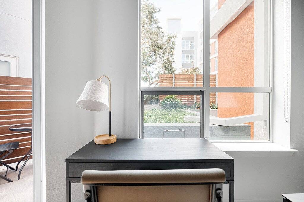 Ganze Wohnung, Ideal Redwood City 1Br w/ Gym, Lounge & W/D, nr Caltrain, by Blueground in Redwood City, Silicon Valley