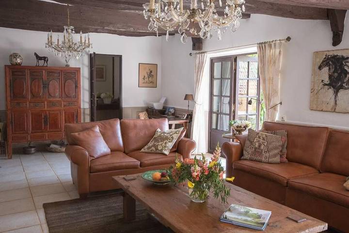 Location de vacances pour 10 personnes, avec piscine et sauna ainsi que vue et jardin, animaux acceptés à Auriac-du-Périgord - 3