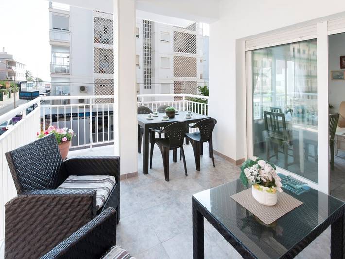 Ferienwohnung für 8 Personen, mit Balkon in Gandia