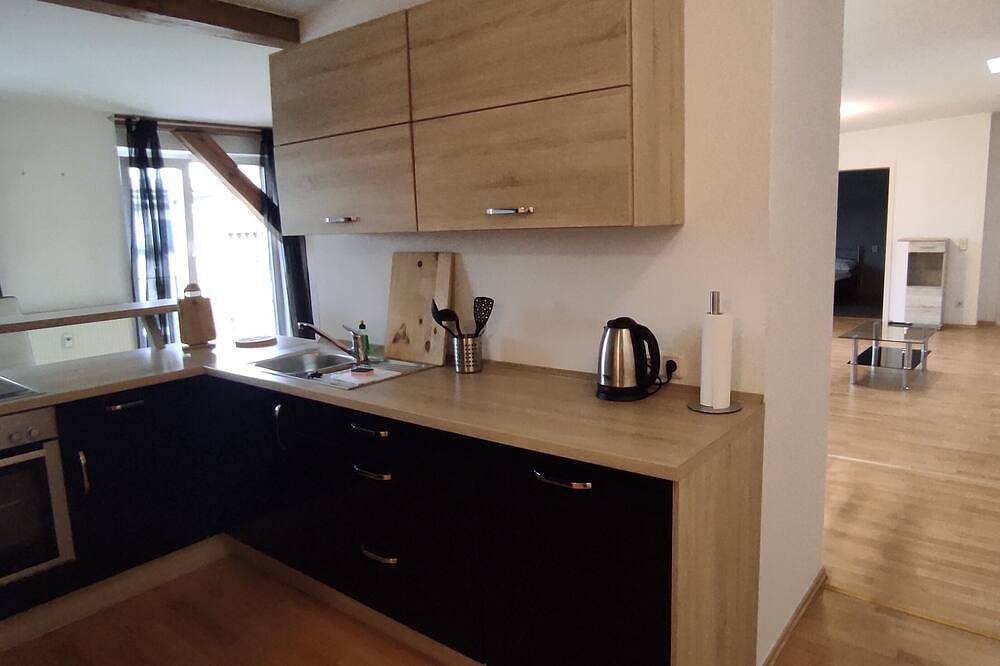 Ganze Wohnung, Apartment Cottbus City mit Blick über die Dächer - für Treppensteiger in Cottbus, Lausitz