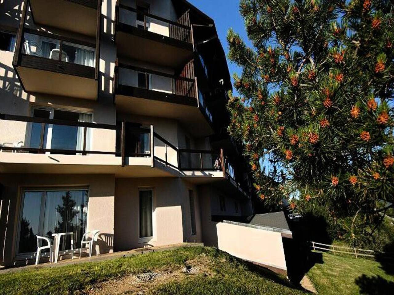 Entire apartment, Studio in Font-Romeu with Pyrenees Views in Font-Romeu-Odeillo-Via, Prades region