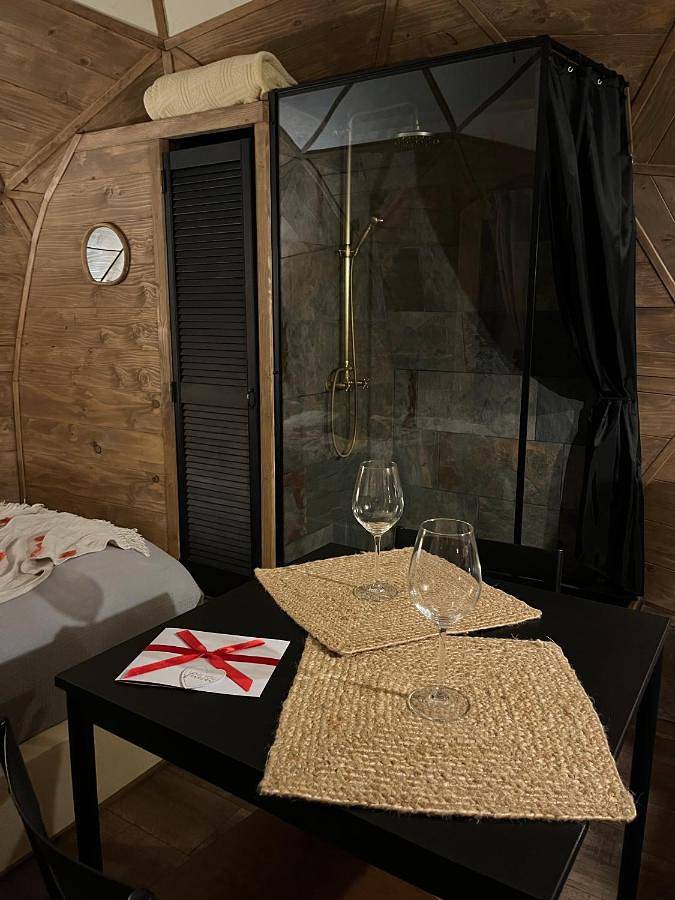 Gîte pour 2 personnes, avec balcon ainsi que vue et jardin à Ussel - 3