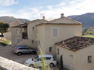Gîte pour 4 personnes, avec terrasse à Reilhanette