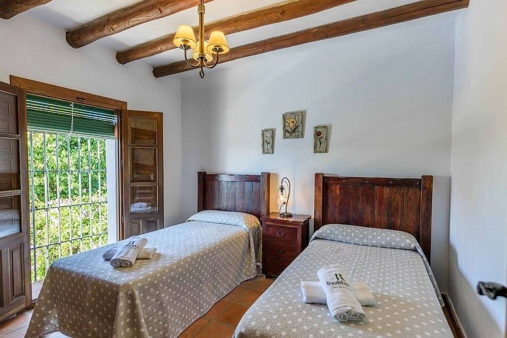 Cantoblanco Ii Viñuela by Ruralidays in Los Romanes, Benamargosa