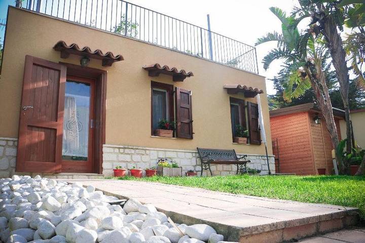 Gîte pour 2 personnes, avec vue et jardin, adapté aux familles à Licata - 3