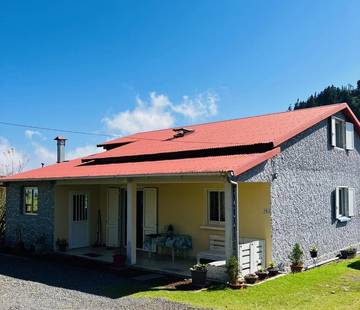 Cottage pour 2 personnes, avec vue ainsi que jardin et terrasse à Le Tampon (Réunion)