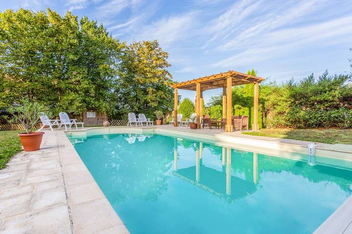 Location de vacances pour 14 personnes, avec jardin et terrasse à Les Verchers-sur-Layon - 3