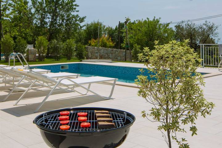 Villa für 9 Personen, mit Garten und Pool, kinderfreundlich in Istrien - 2