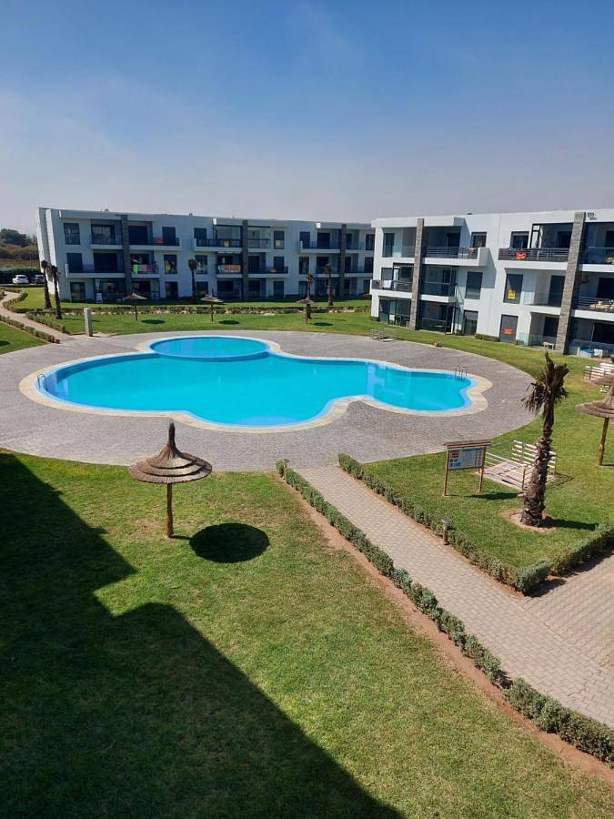 Apartamento de vacaciones para 5 personas, con piscina y balcón además de jardín y vistas - 1