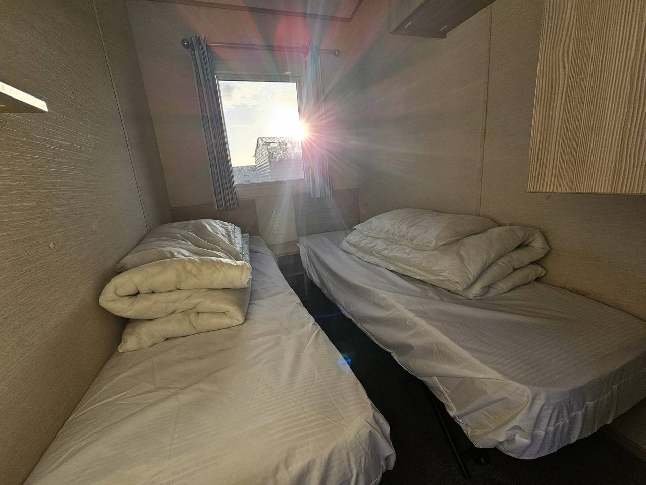 Caravan Leanne Sleeps 6 with Parking in Rhyl, Denbighshire