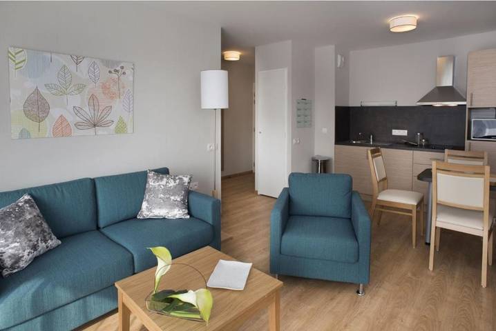 Location de vacances pour 2 personnes, avec jardin ainsi que sauna et piscine dans Office De Tourisme De Saint James - 2