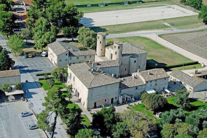Appartamento per 3 persone, con giardino in Corridonia