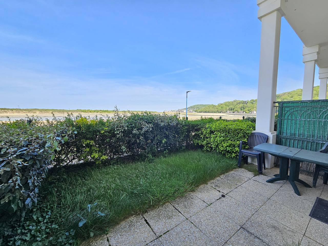 Entire apartment, 4-room duplex with pool, garden and parking in Dives-sur-Mer in Dives-sur-Mer, Lisieux region