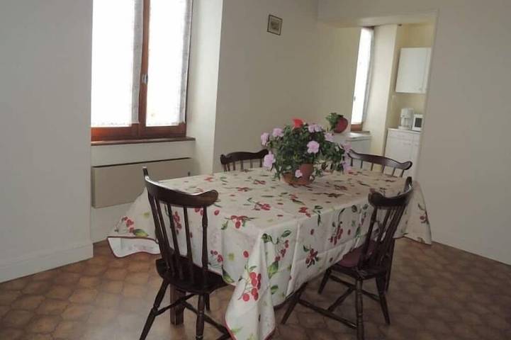 Gîte pour 4 personnes, avec jardin, animaux acceptés dans Saint-Hilaire-les-Monges