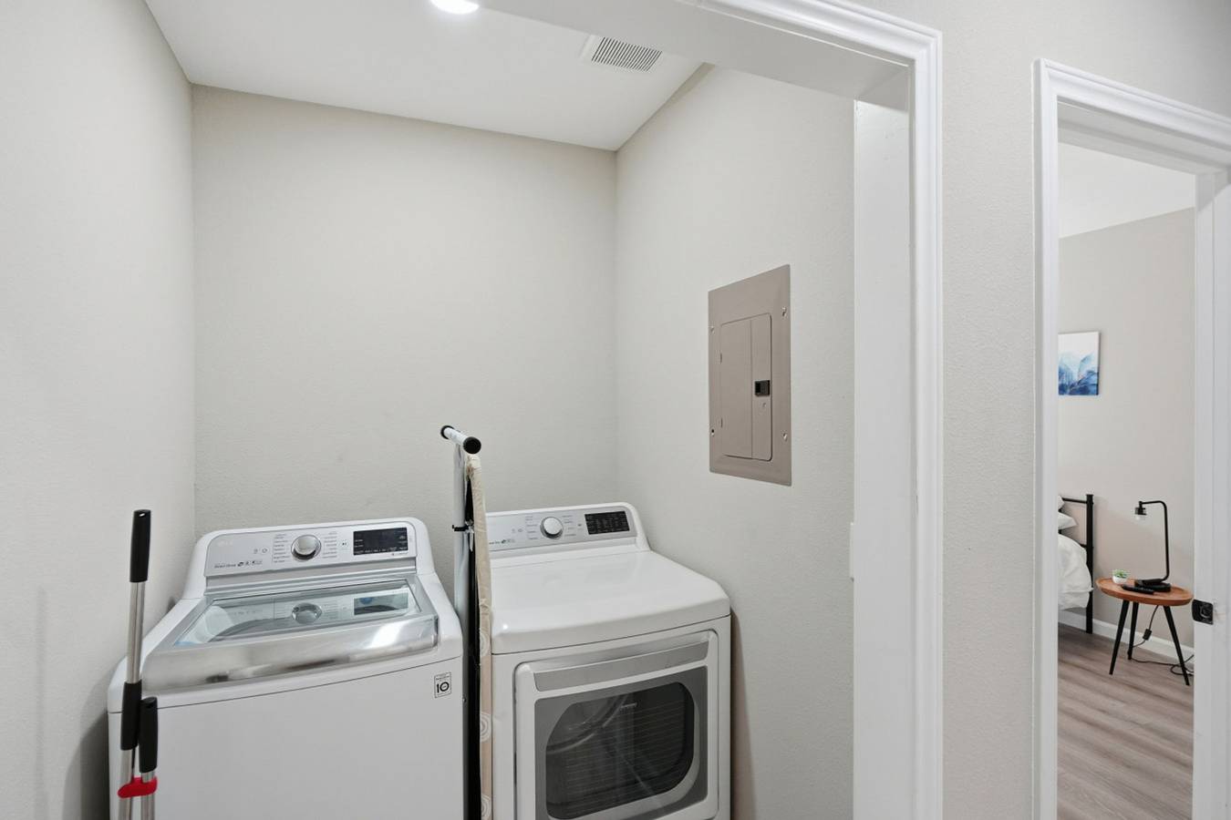 Apartamento entero, Cozy 3Br Suite| Insuite Laundry + Min to Downtown in San Antonio, Condado de Bexar