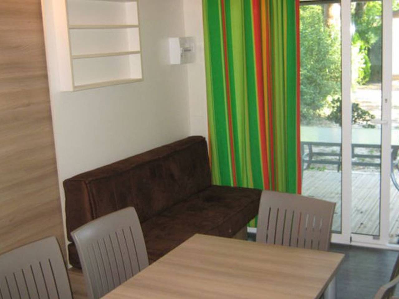 Chalet 46m² avec Terrasse à Noves in Noves, Région d'Arles